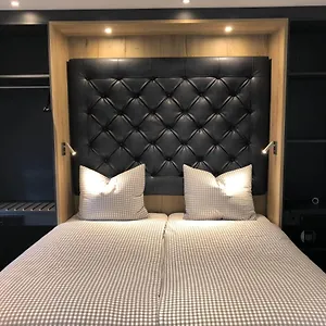 Deluxe 4* Münih